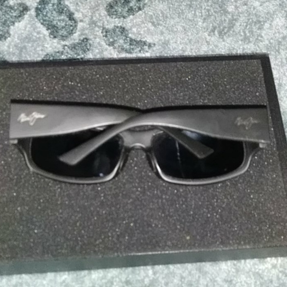 Maui Jim sunglasses - Picture 6 of 8